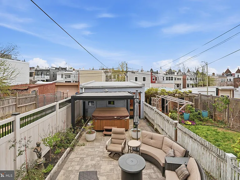 56 Adams St NW — Photo 37