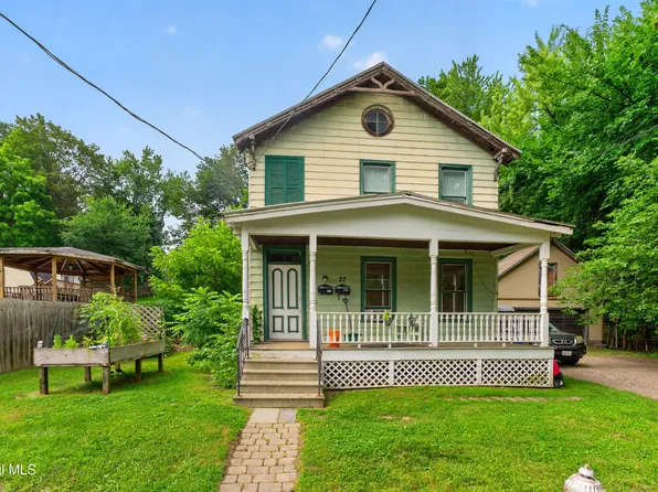27 Lilac Lane, Troy, NY 12180