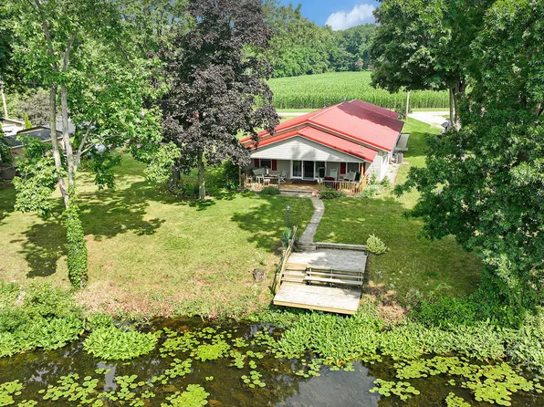 66867 Winding River Rd, Constantine, MI 49042