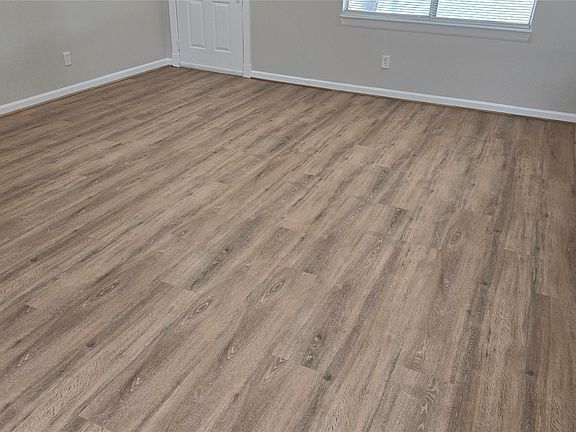 3rd image of 3502 Magnolia Ave