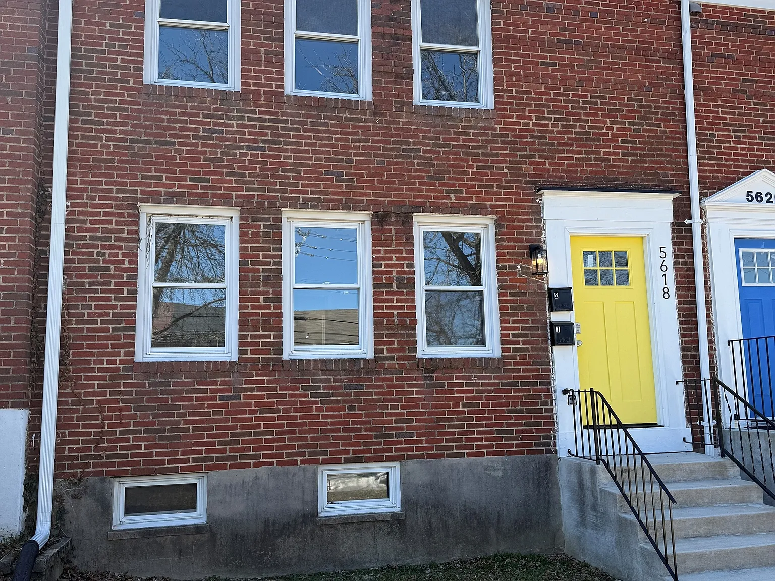 5618 Midwood Avenue - 1 — Photo 3
