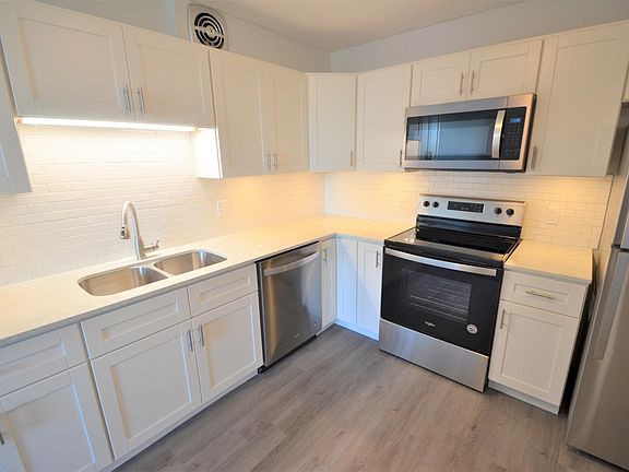 3rd image of 6615 Lake Shore Dr S APT 815
