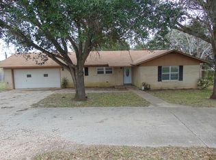 535 Cheapside Rd, Westhoff, TX 77994