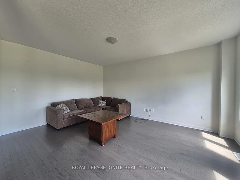 137 Gildersleeve Blvd — Photo 10