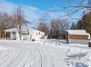 N6498 N 3rd Rd, Wallace, MI 49893