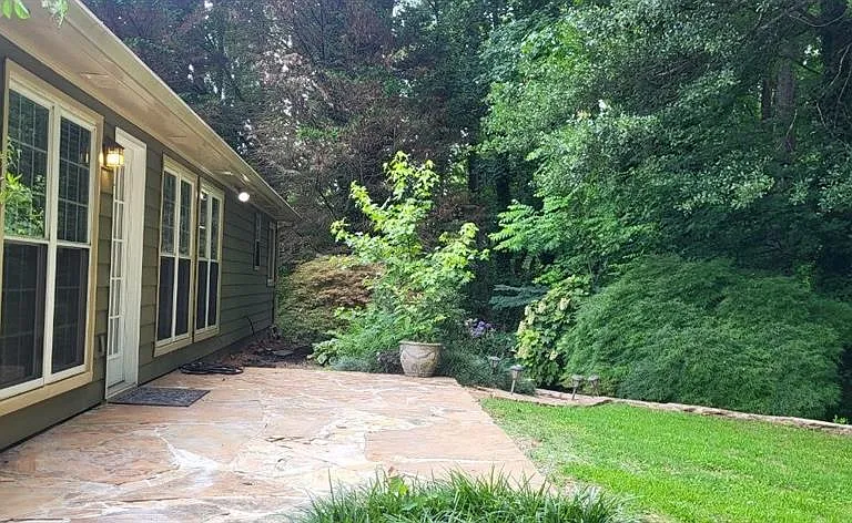 2280 Chelmsford Ct — Photo 3