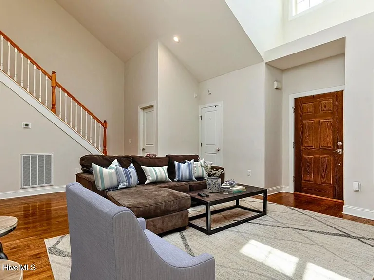 22 Cypress Cir — Photo 3