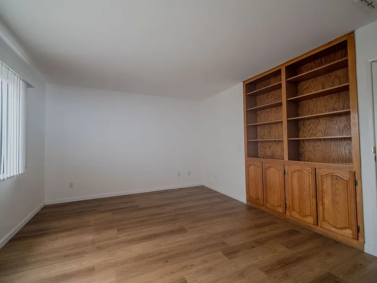 18950 Mount Walton Cir — Photo 32