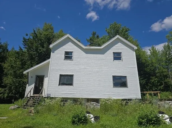 98 White Schoolhouse Rd, Corinth, ME 04427
