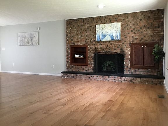 2nd image of 6 Campview Dr