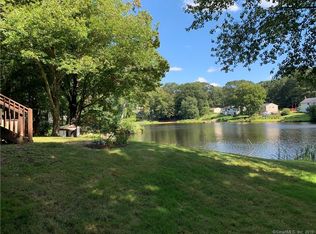 21 Lochbourne Dr, Clinton, CT 06413