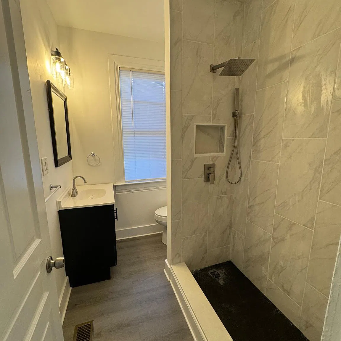 3 bed, 2.0 bath, 1000 sqft, $1,650 — Photo 4