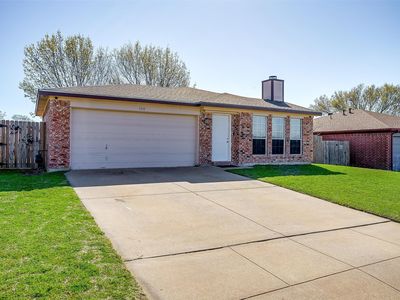 709 Basset Locke Dr, Fort Worth, TX, 76108