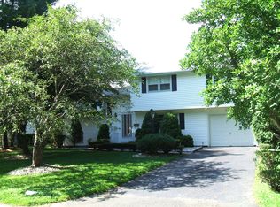44 Portage Rd, West Hartford, CT 06117
