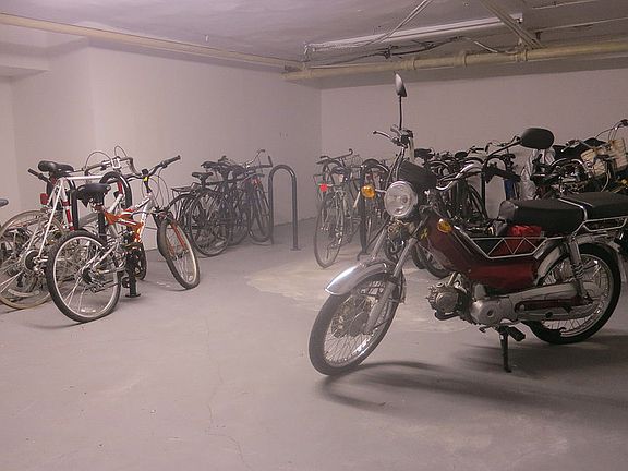 4th image of 206 Humboldt St Unit 13