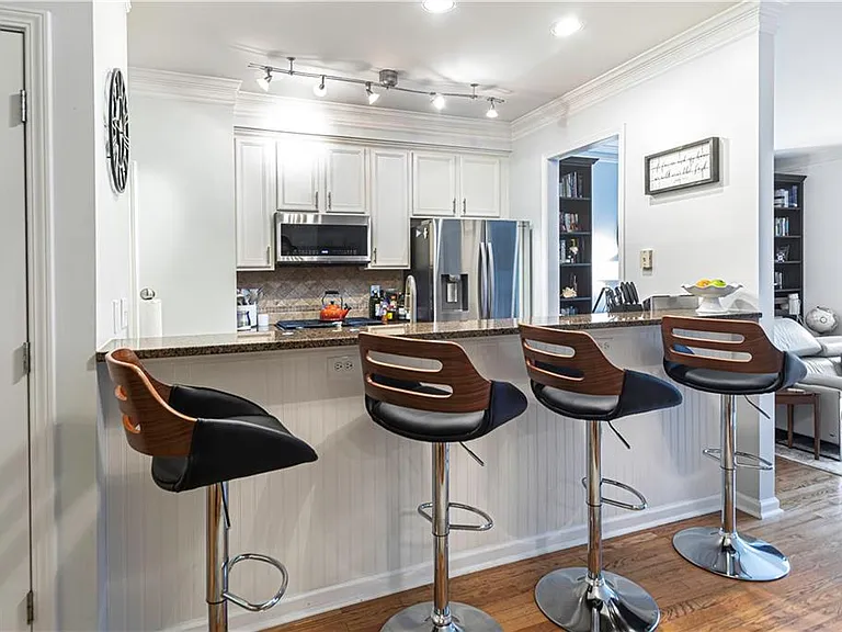 132 Church St — Photo 4