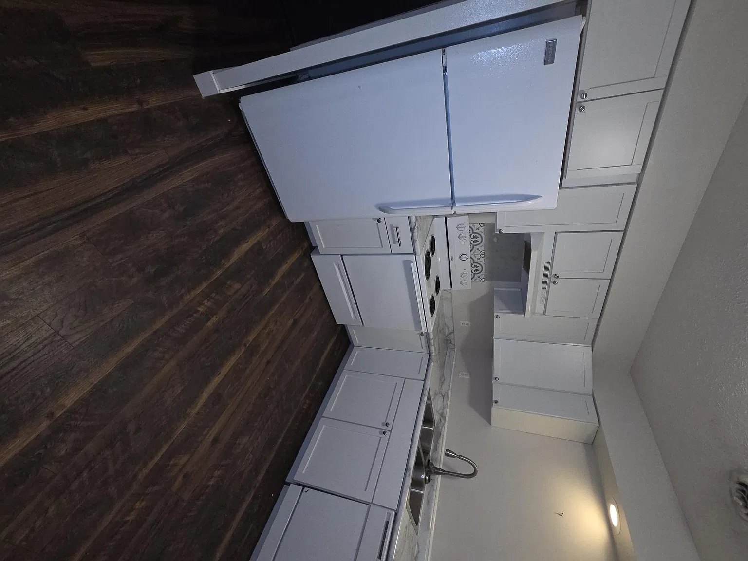 2 bed, $900 — Photo 2