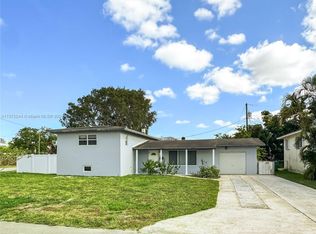1370 NE 200th Ter, Miami, FL 33179