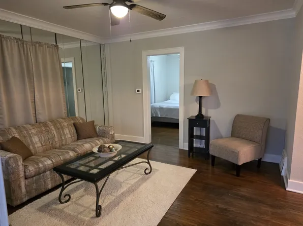 822 E Gift Ave, Peoria, IL 61603