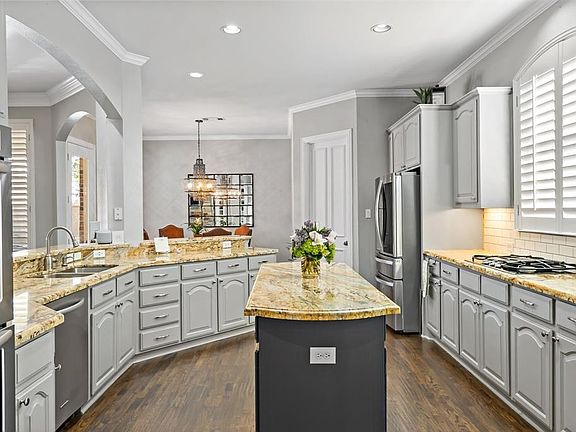3rd image of 5349 Moss Glen Dr