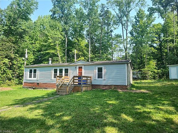 3rd image of 2949 Greystone Dr