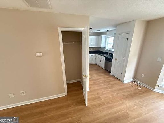 3rd image of 252 Darbys Crossing Ct