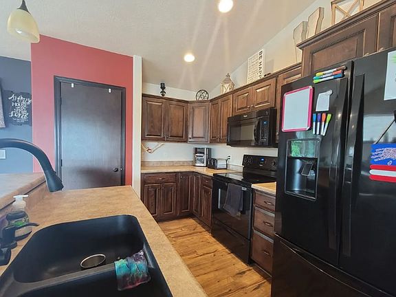 3rd image of 8016 W Vista Park St