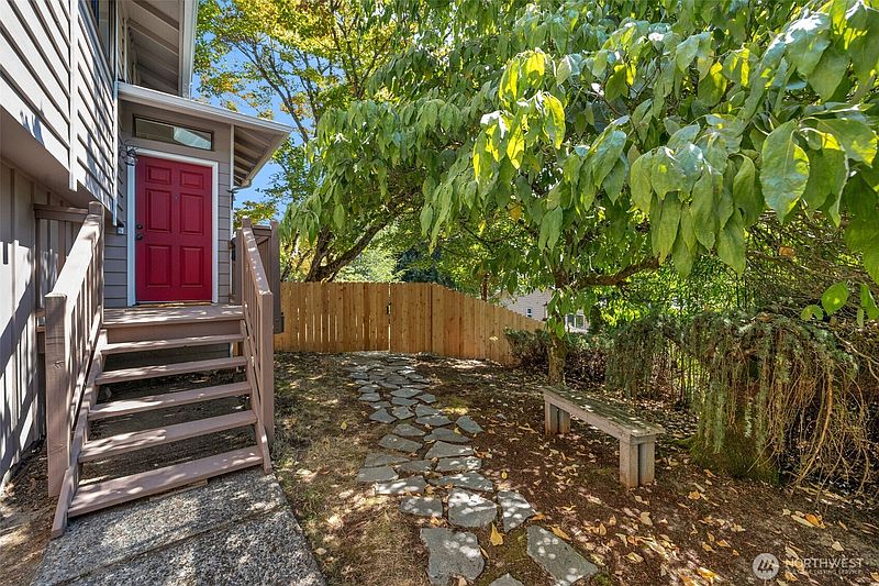 4th image of 19524 53rd Avenue NE