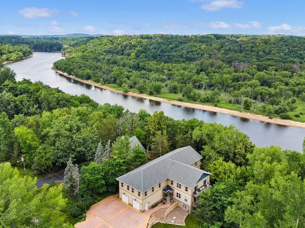 1000 Hillside Dr, Wisconsin Dells, WI 53965