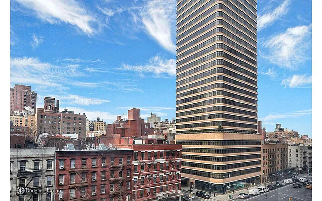 Rented by Douglas Elliman | media 16