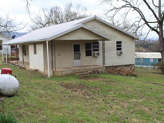 2nd image of 400 Canaan Rd