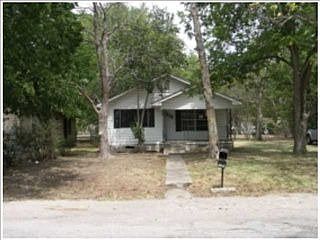 2nd image of 816 Lizzie St