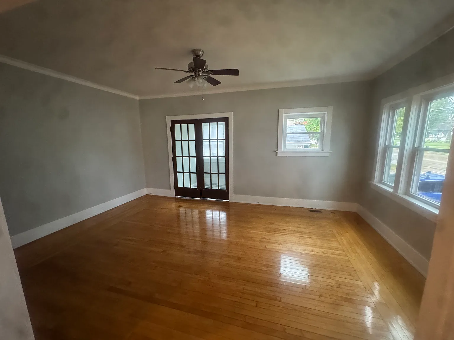 5 bed, 1885 sqft, $2,500 — Photo 4