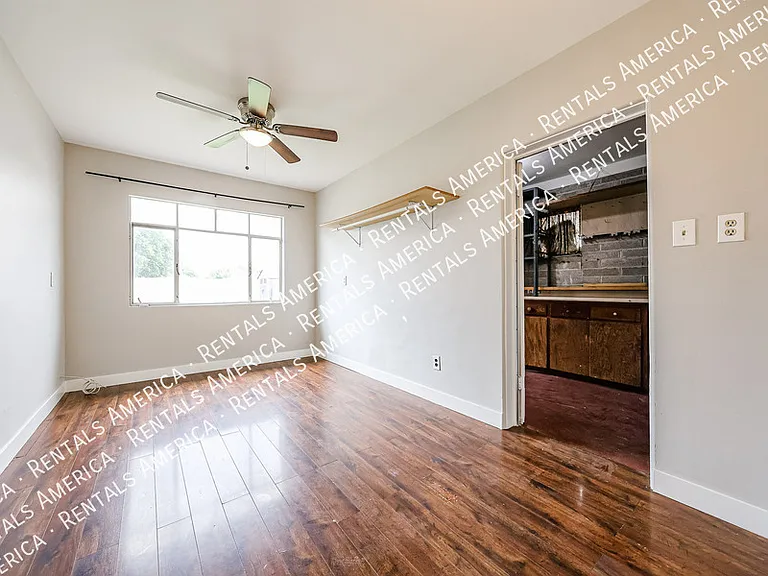 1723 W Indianola Ave — Photo 15
