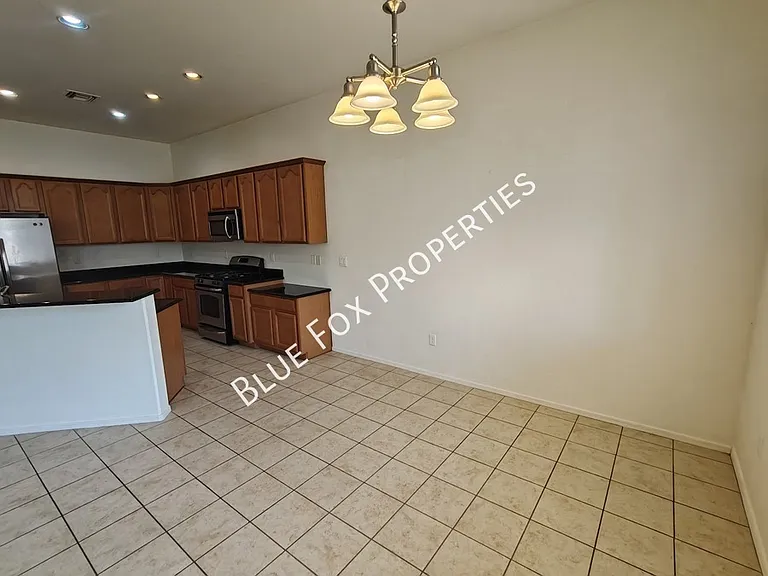 324 N Oak Tree Canyon Loop — Photo 13