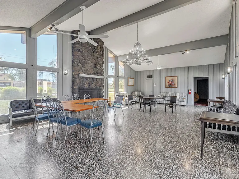 100 Royal Way Dr #14C — Photo 20