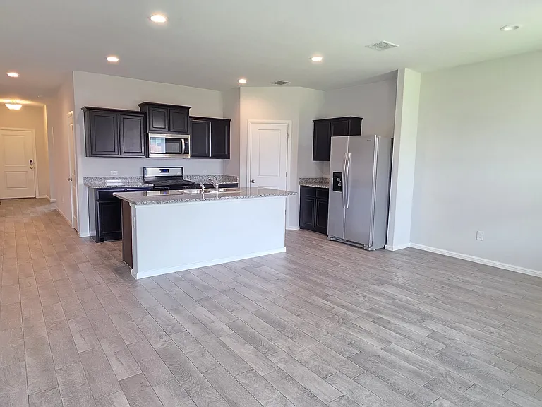 9021 Eagles Landing Dr — Photo 7