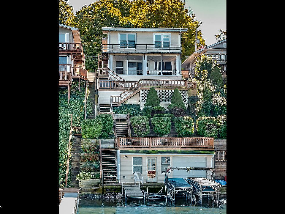 1st image of 33156 Hunt Dr
