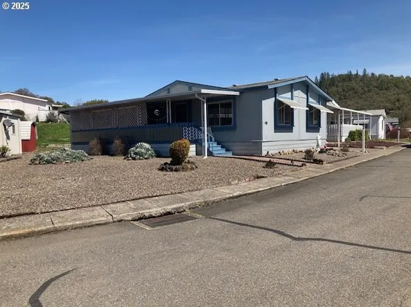 612 Shadow Ranch Ln, Roseburg, OR 97470