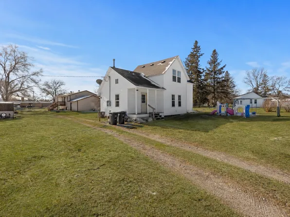 201 7th St SW, Little Falls, MN 56345