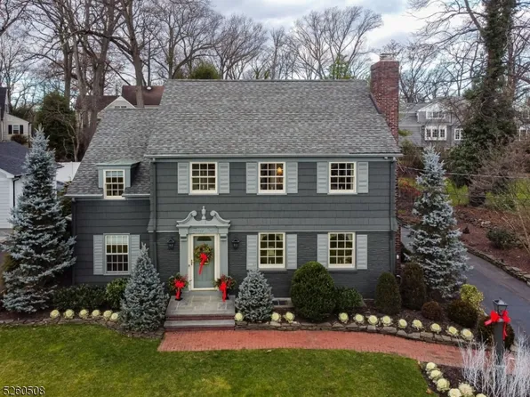 32 Canterbury Ln, Westfield Town, NJ 07090