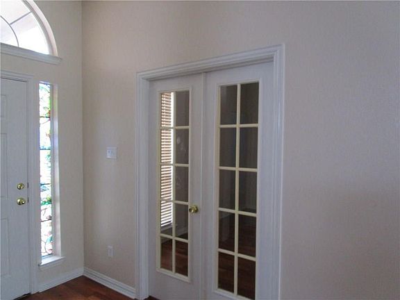 3rd image of 705 Greymoor Pl