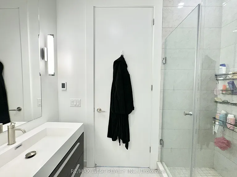 39 Roehampton Ave #4603 — Photo 22