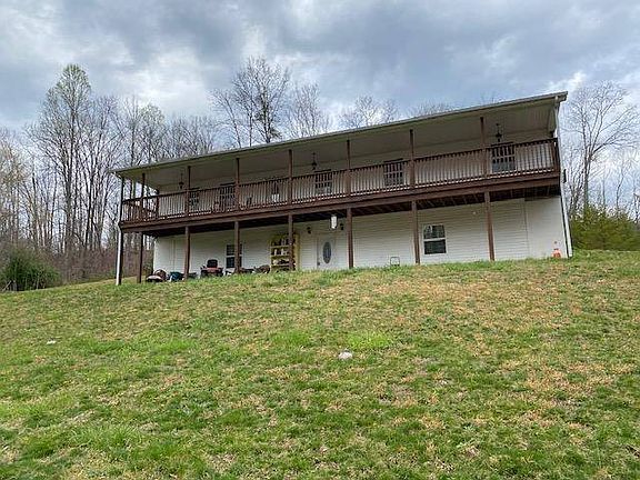 2nd image of 200 Scotch Pine Dr