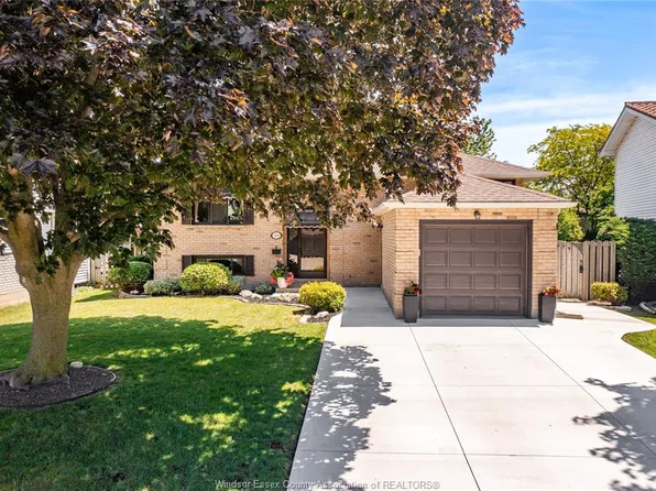 384 Amberly Cres, Tecumseh, ON N8N 3M3