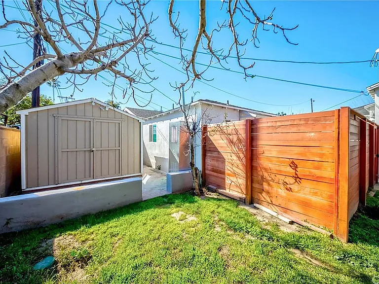 6528 Beeman Ave — Photo 20