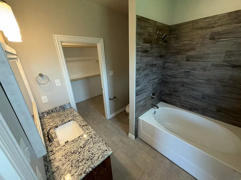 3230 Fenway Cir — Photo 8