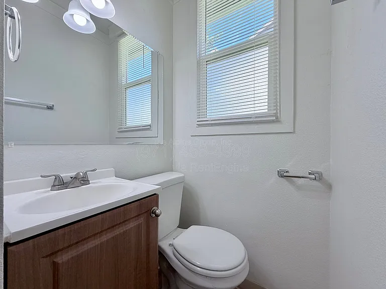 5821 SE Knapp St #4 — Photo 11