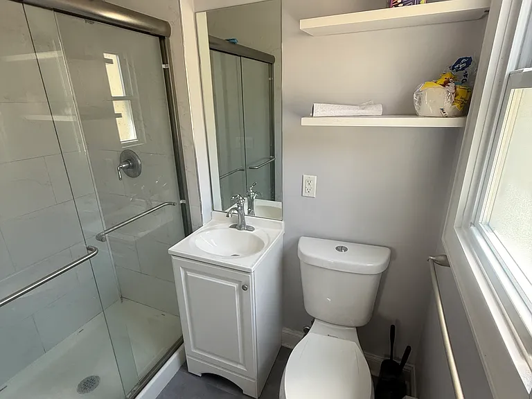 421 Manila Ave #3 — Photo 10