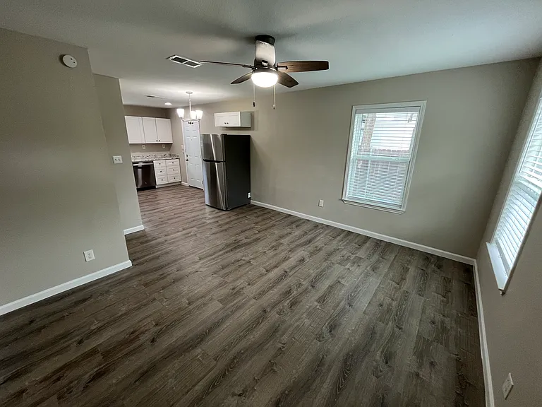 8438 Maddox Ave — Photo 5